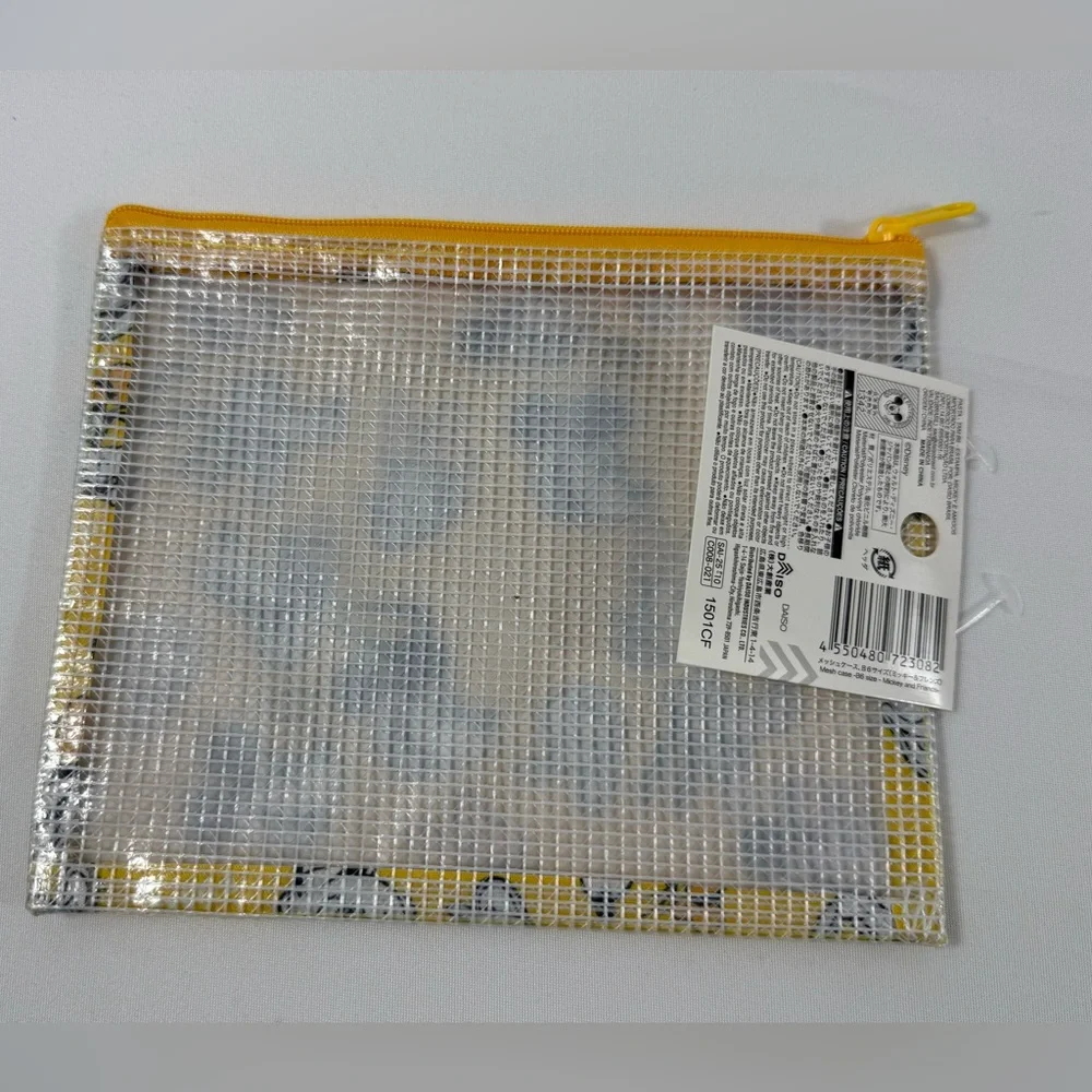 NWT-Disney x Daiso Mickey Mouse B6 Size (7.48” x 5.90”) Mesh Case w/Zip Closure